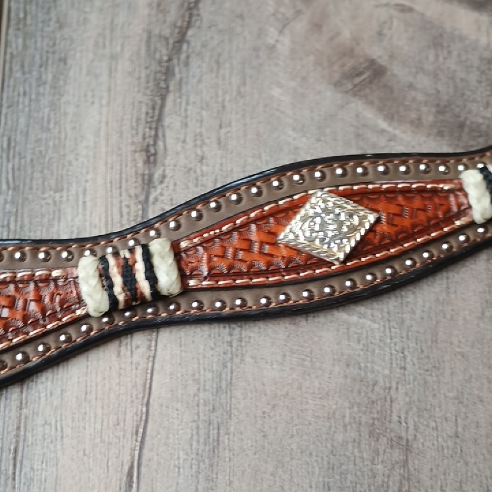 Nocona Brown and Silver Belt Bag - Picture 10 of 13